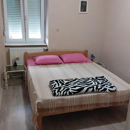 Lägenhet Apartman Central *